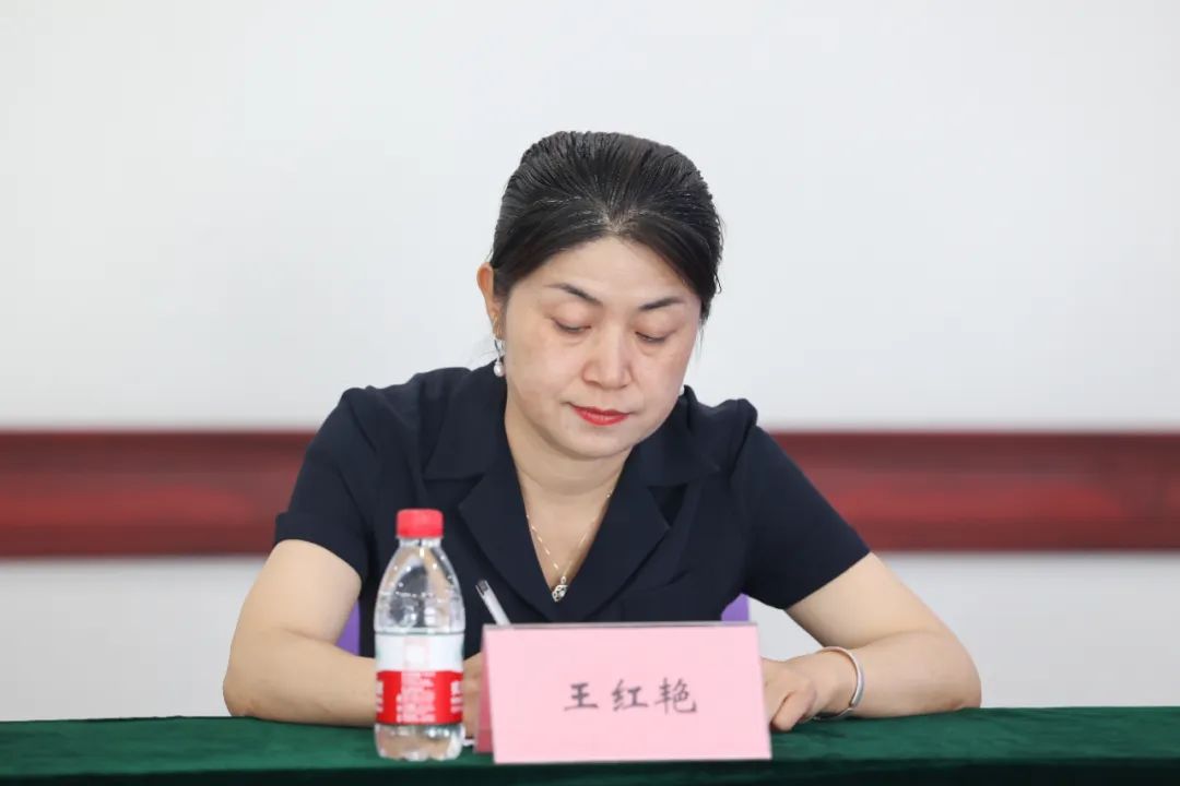 莲湖区人大代表王红艳：在基层打造为民健康服务“大舞台”