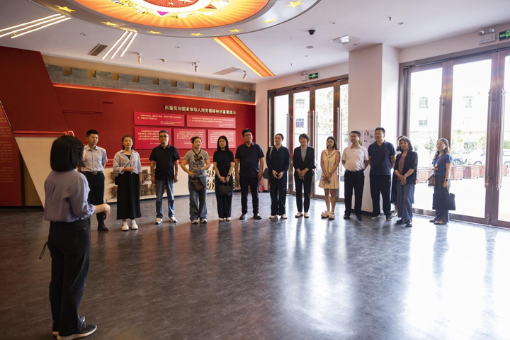 弘扬劳模精神 凝聚奋进力量 ——莲湖区政协工青妇无党派联合界别委员工作室参观西安市劳模精神展示馆