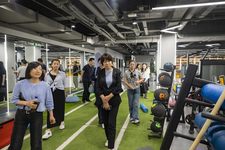 弘扬劳模精神 凝聚奋进力量 ——莲湖区政协工青妇无党派联合界别委员工作室参观西安市劳模精神展示馆